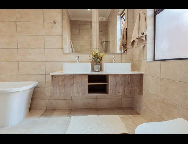 3 BEDROOM SECTIONAL TITLE FOR SALE IN SIX FOUNTAINS RESIDENTIAL ESTATE